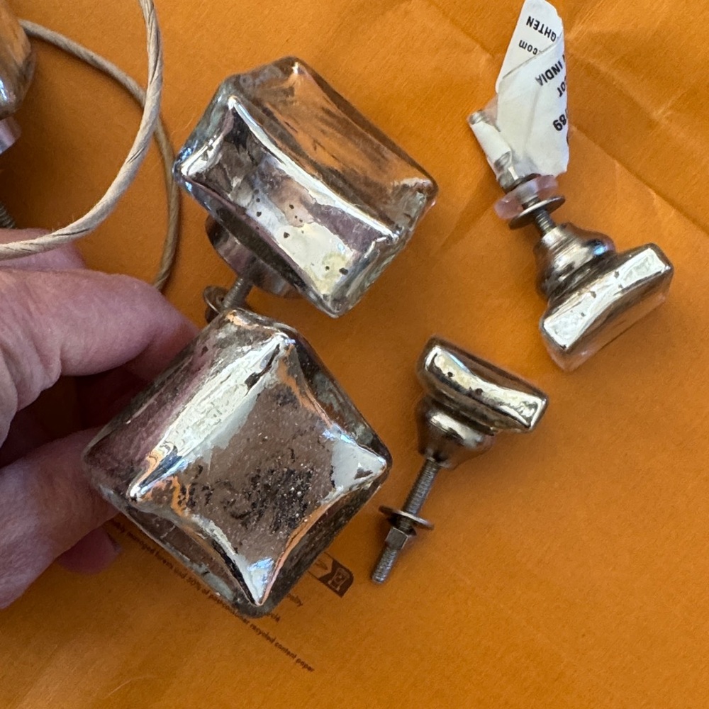 Silver/Glass Square Drawer Knobs